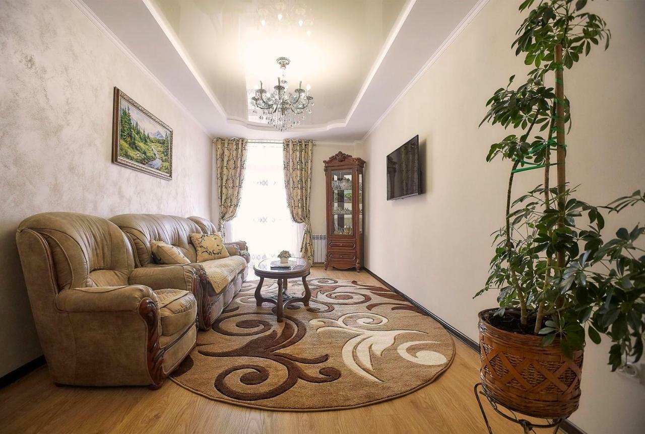 Luxury Apartament 2 トラスコヴェッツ エクステリア 写真